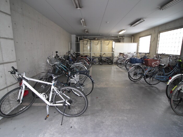 物件外観写真5　(駐輪場)