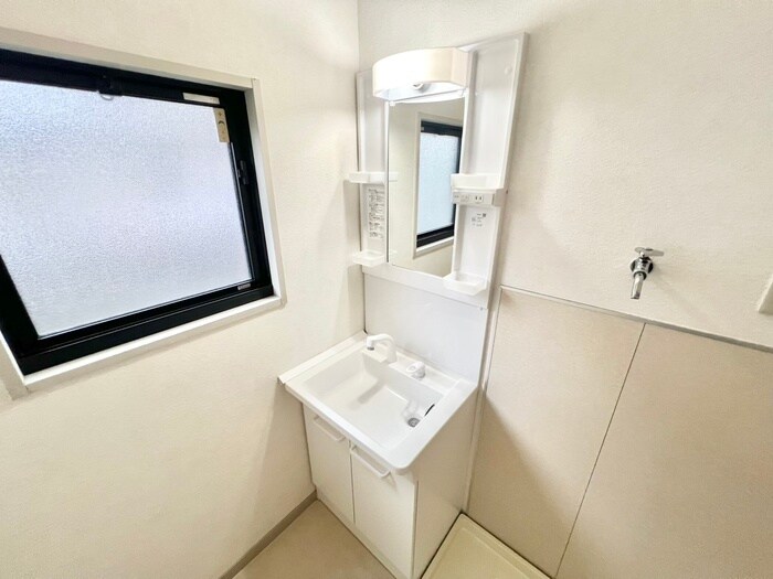 物件内観写真11　(洗面)