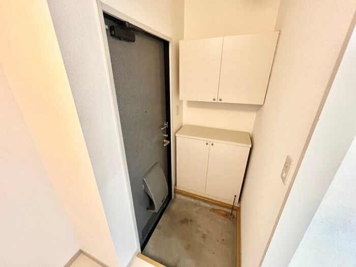 物件内観写真13　(玄関)