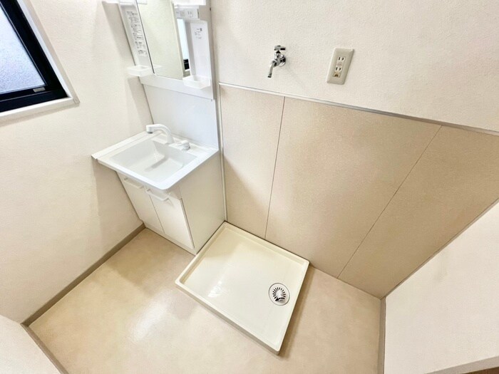 物件内観写真17　(洗濯機置場)