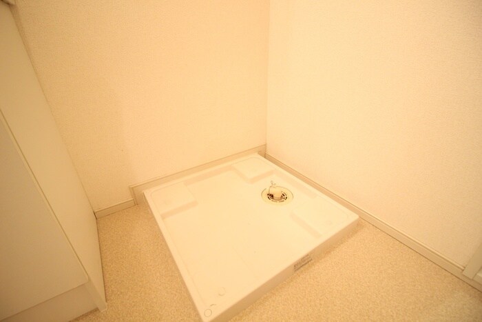 物件内観写真7　(洗濯機置場)