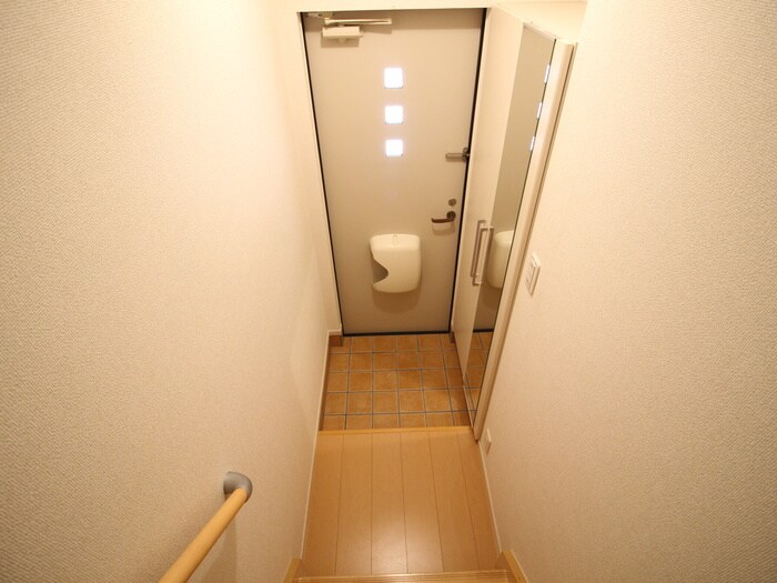 物件内観写真12　(玄関)