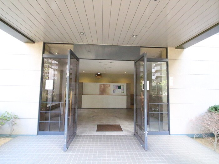 物件外観写真5　(エントランス部分)