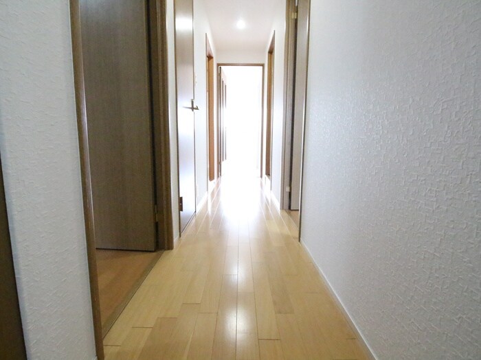 物件内観写真17　(廊下)