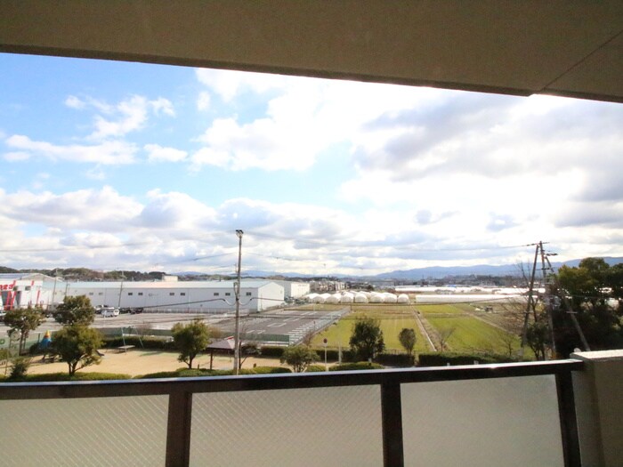 物件内観写真20　(室内からの展望)