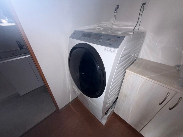 物件内観写真12　(洗濯機置場)