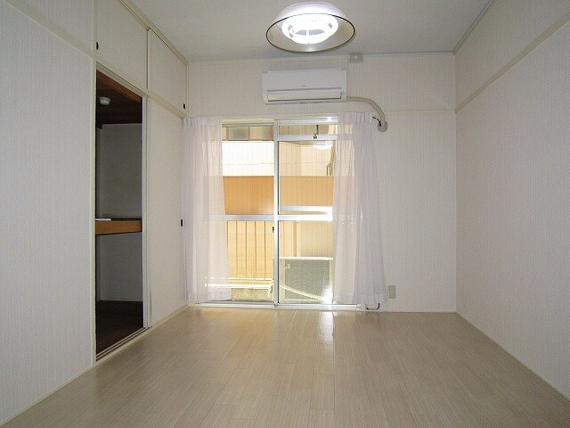 物件内観写真6　(居室)