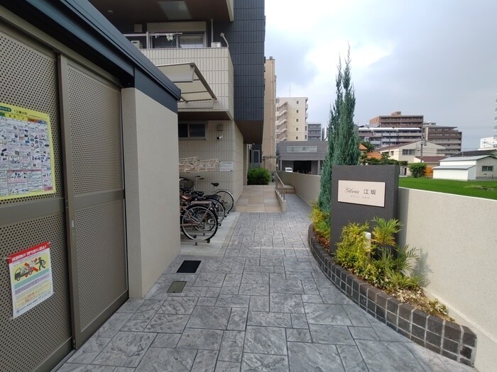 物件外観写真4　(エントランス部分)