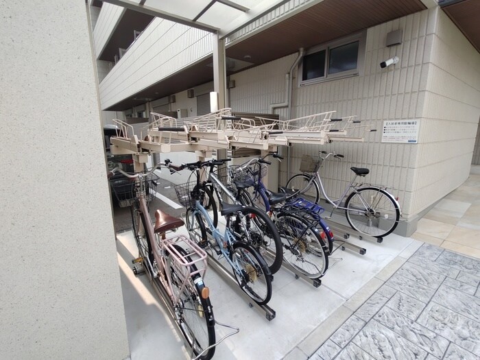 物件外観写真5　(駐輪場)