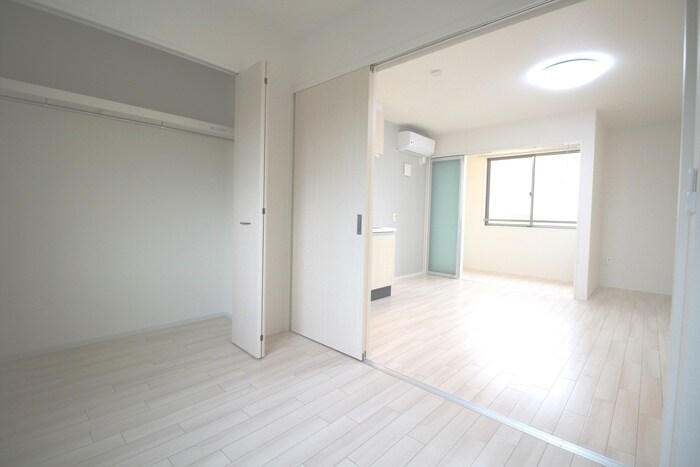 物件内観写真8　(居室)