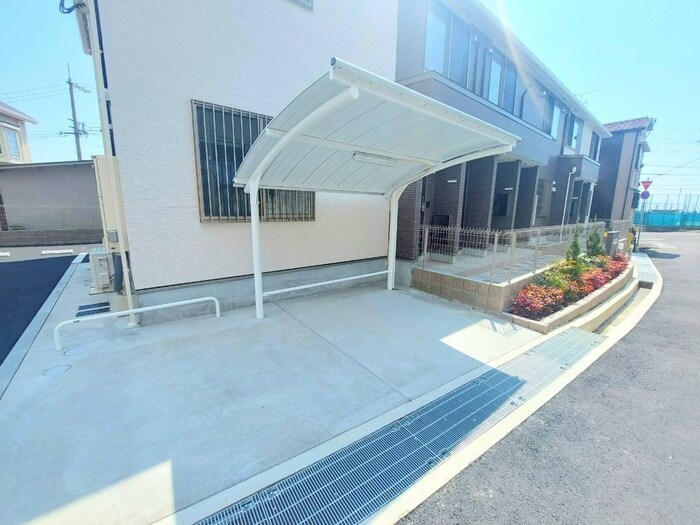 物件外観写真4　(駐輪場)