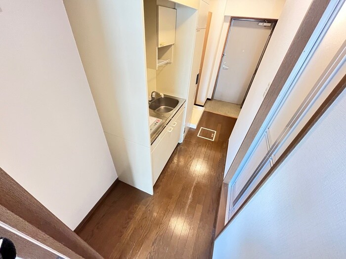 物件内観写真8　(廊下)