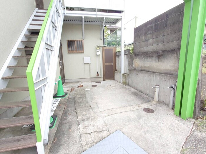物件外観写真3　(駐輪場)