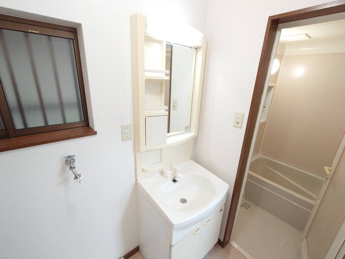 物件内観写真9　(洗面)
