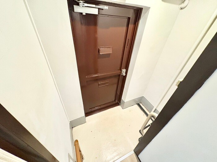 物件内観写真8　(玄関)