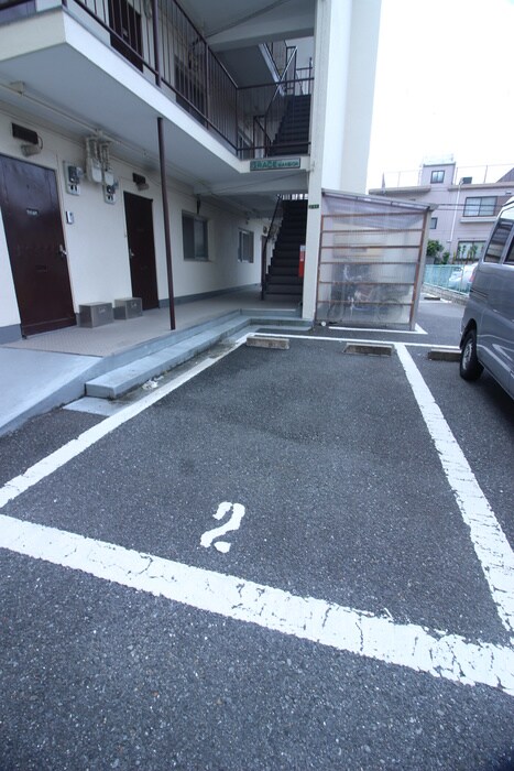 物件外観写真5　(駐車場)