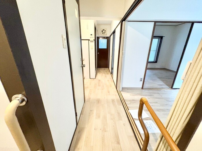 物件内観写真10　(廊下)