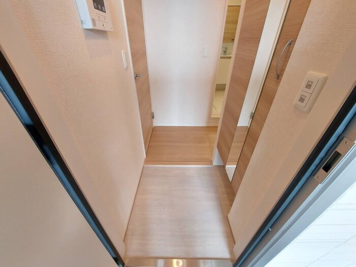 物件内観写真19　(玄関)