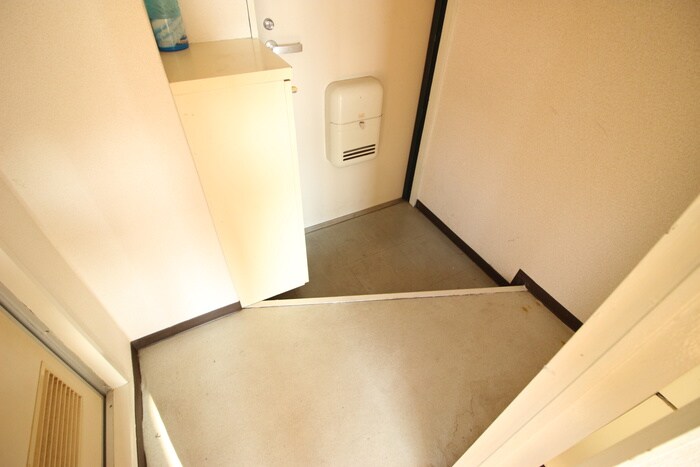 物件内観写真18　(玄関)