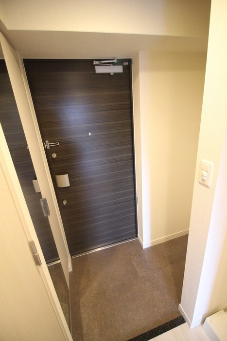 物件内観写真15　(玄関)