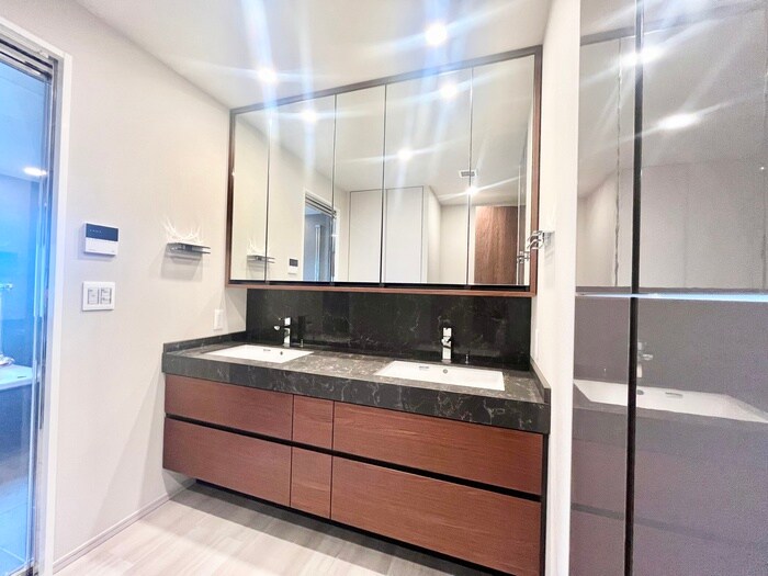 物件内観写真15　(洗面)