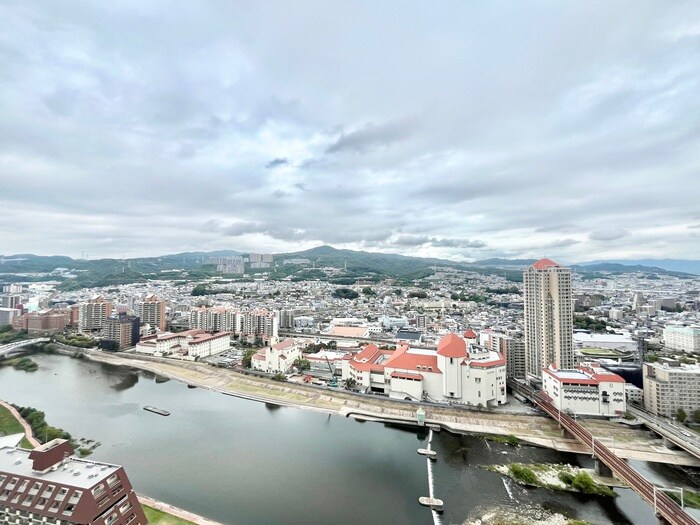 物件内観写真22　(室内からの展望)