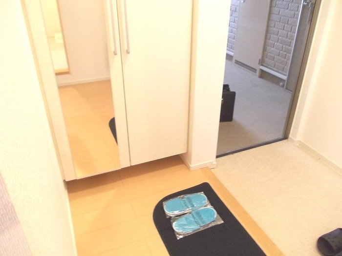 物件内観写真13　(玄関)