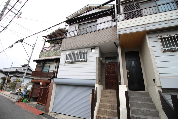亀井町４丁目借家