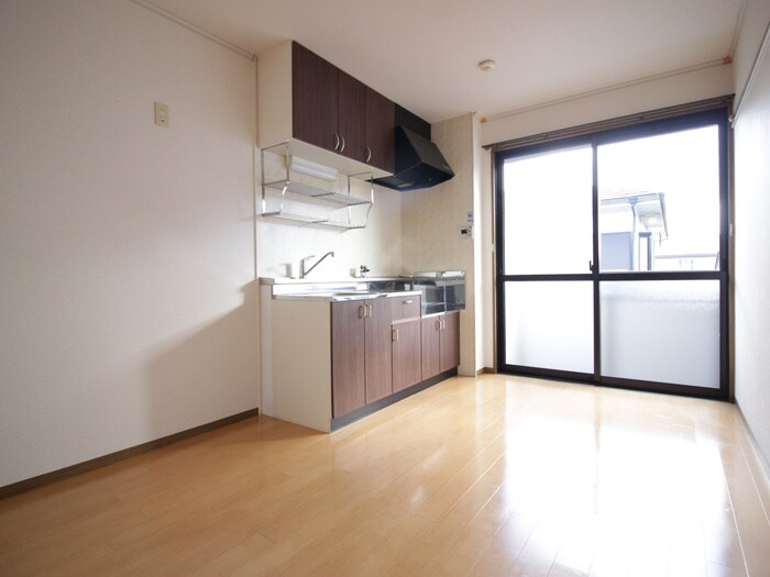 物件内観写真3　(居室)