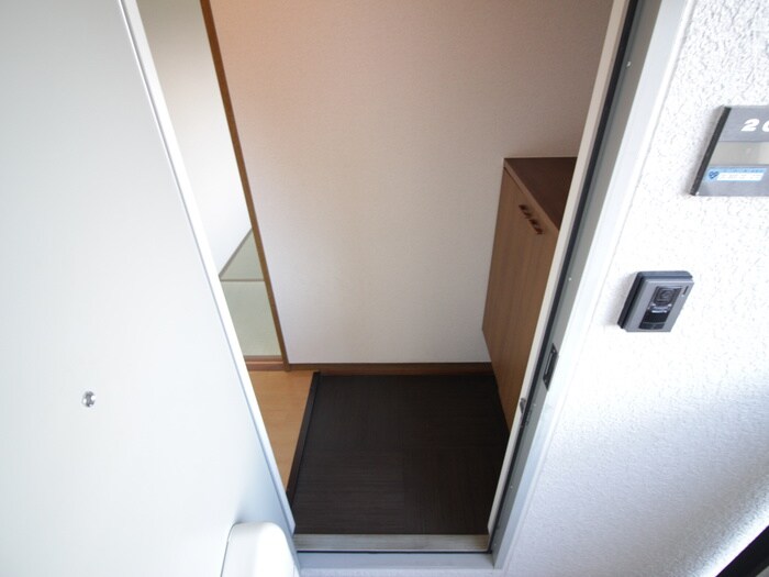 物件内観写真13　(玄関)