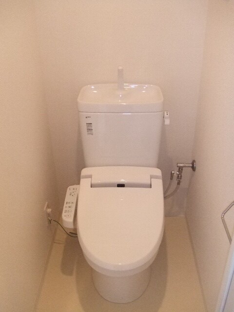 物件内観写真8　(トイレ)