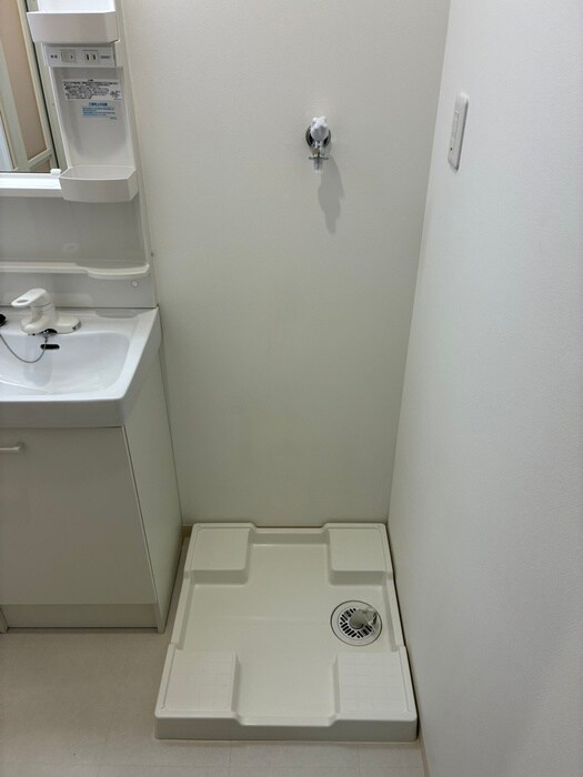 物件内観写真9　(洗濯機置場)