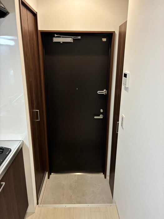 物件内観写真11　(玄関)