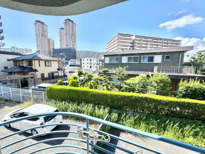 物件内観写真12　(室内からの展望)