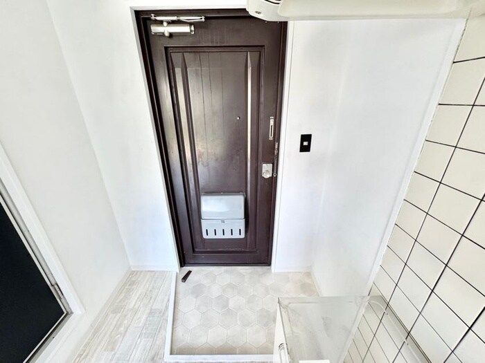 物件内観写真19　(玄関)