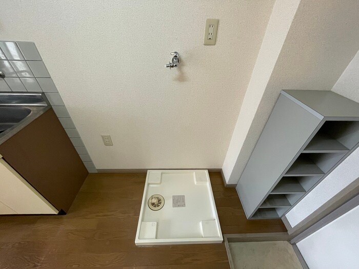 物件内観写真12　(洗濯機置場)