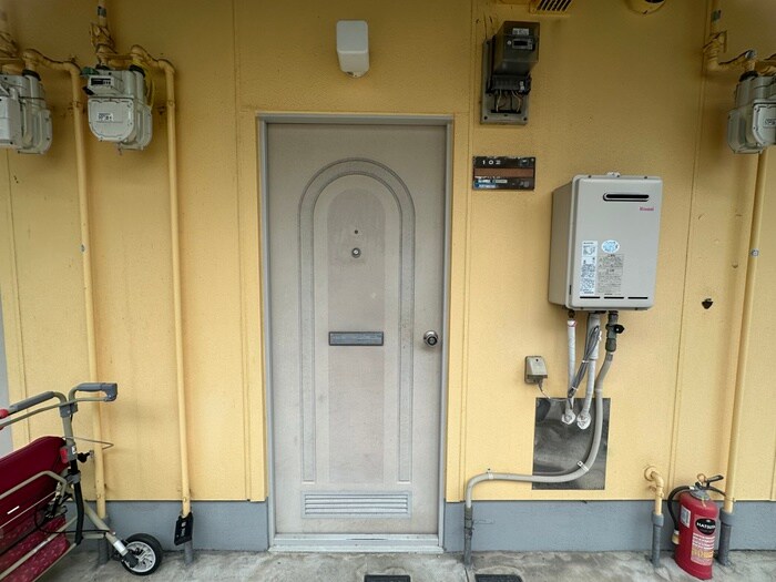 物件外観写真6　(エントランス部分)
