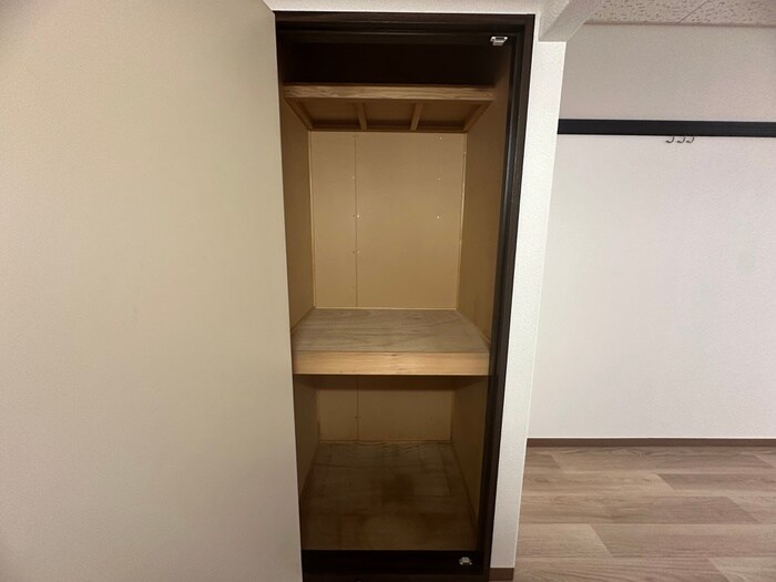 物件内観写真15　(収納)