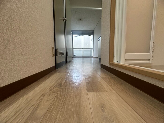 物件内観写真17　(廊下)