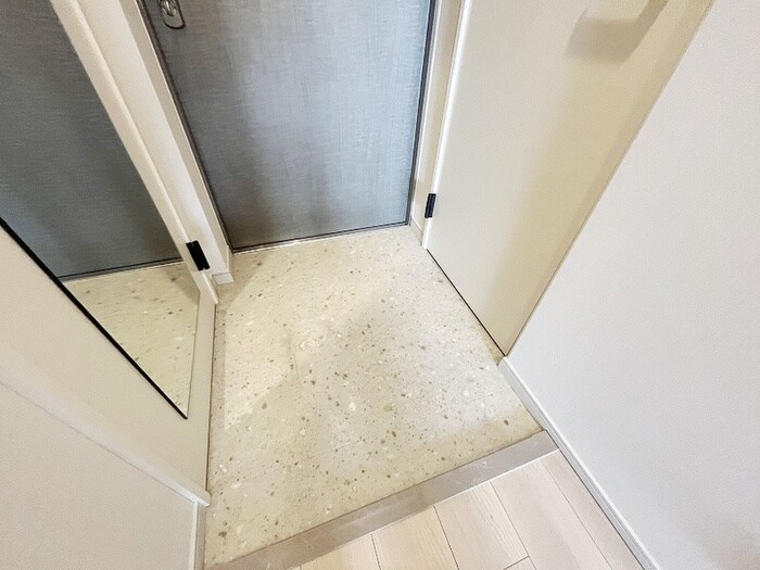 物件内観写真17　(玄関)