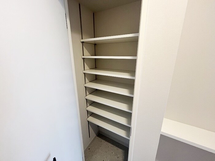 物件内観写真18　(靴箱)