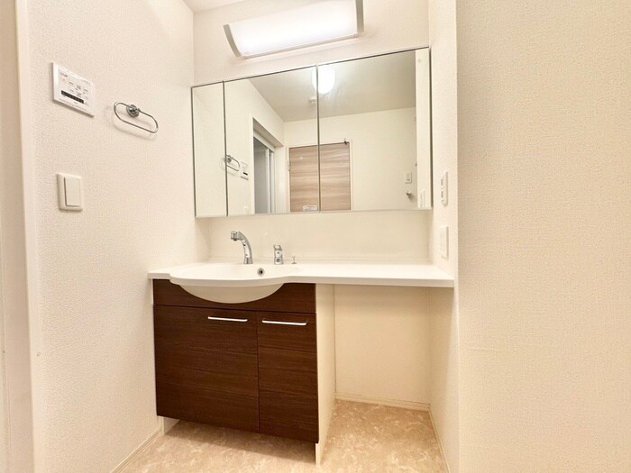 物件内観写真11　(洗面)
