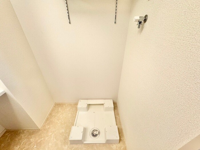 物件内観写真12　(洗濯機置場)