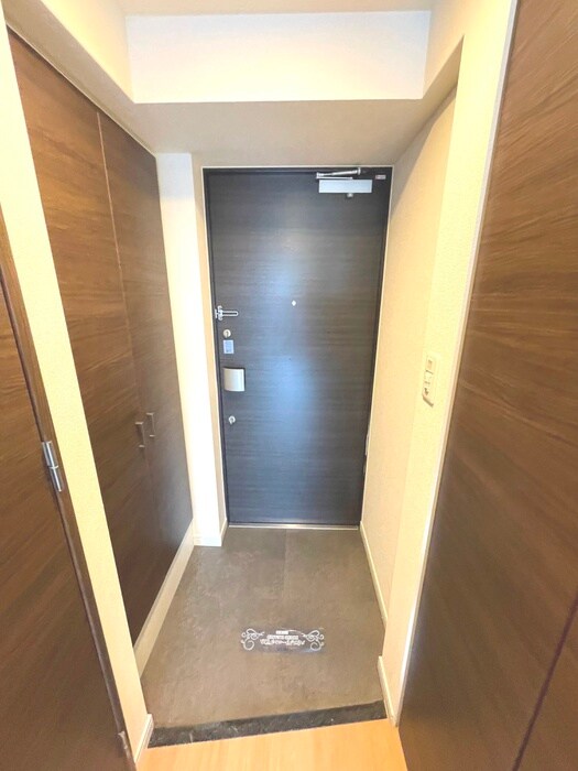 物件内観写真15　(玄関)