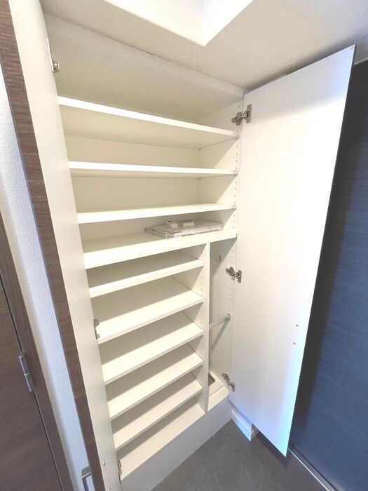 物件内観写真18　(靴箱)