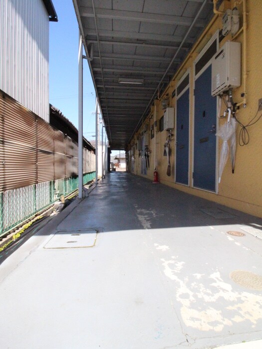 物件外観写真4　(エントランス部分)