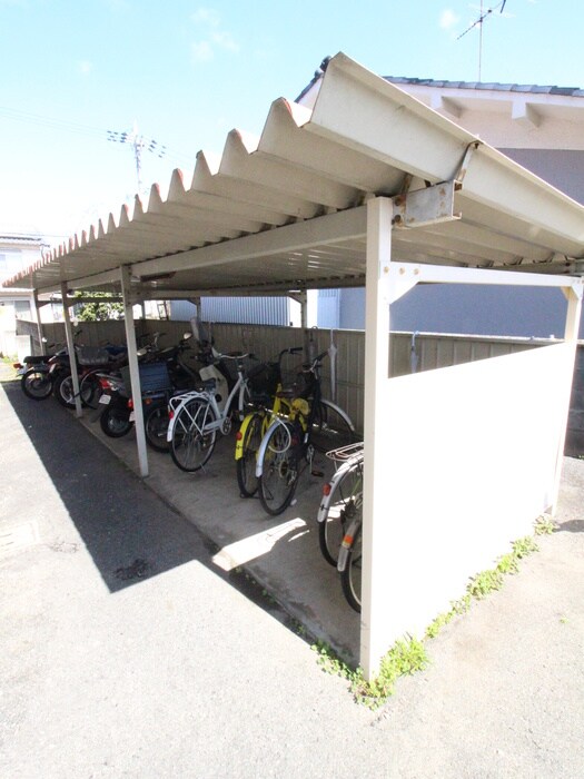 物件外観写真5　(駐輪場)
