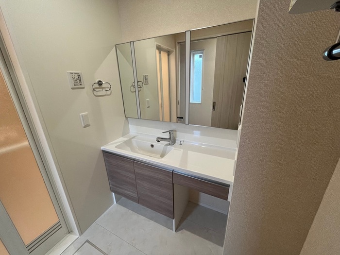 物件内観写真11　(洗面)