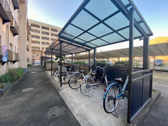 東陽マンションの駐輪場