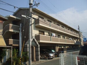 アレ－グルヒビキⅡ外観写真